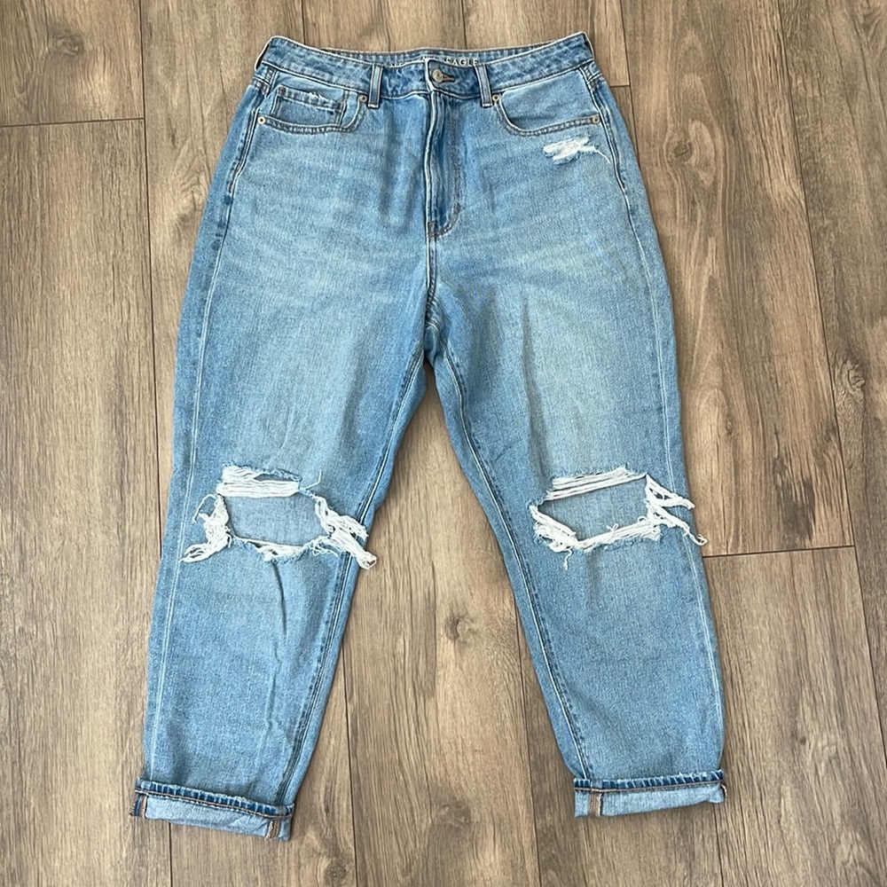 Women’s American Eagle Mom Jean